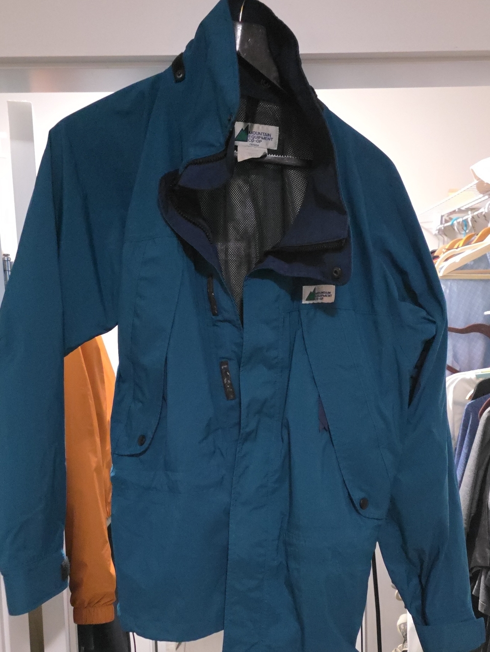 Vintage 90s MEC Gore-Tex Jacket (Made in Canada) - Fits Like Men's Medium